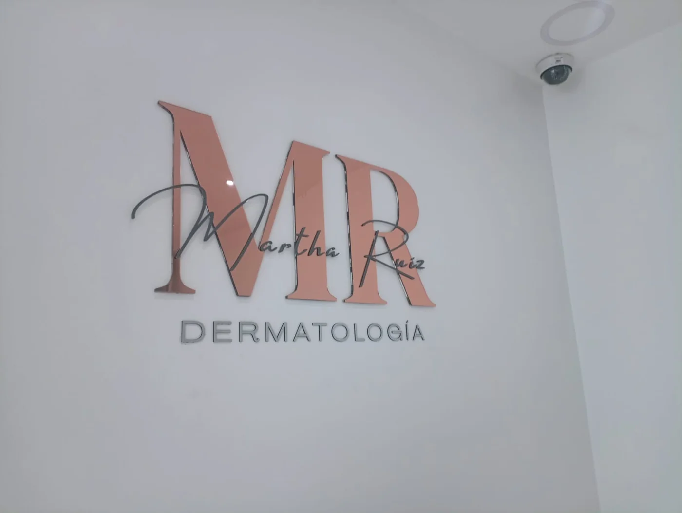 Logotipo Martha Ruiz Dermatología