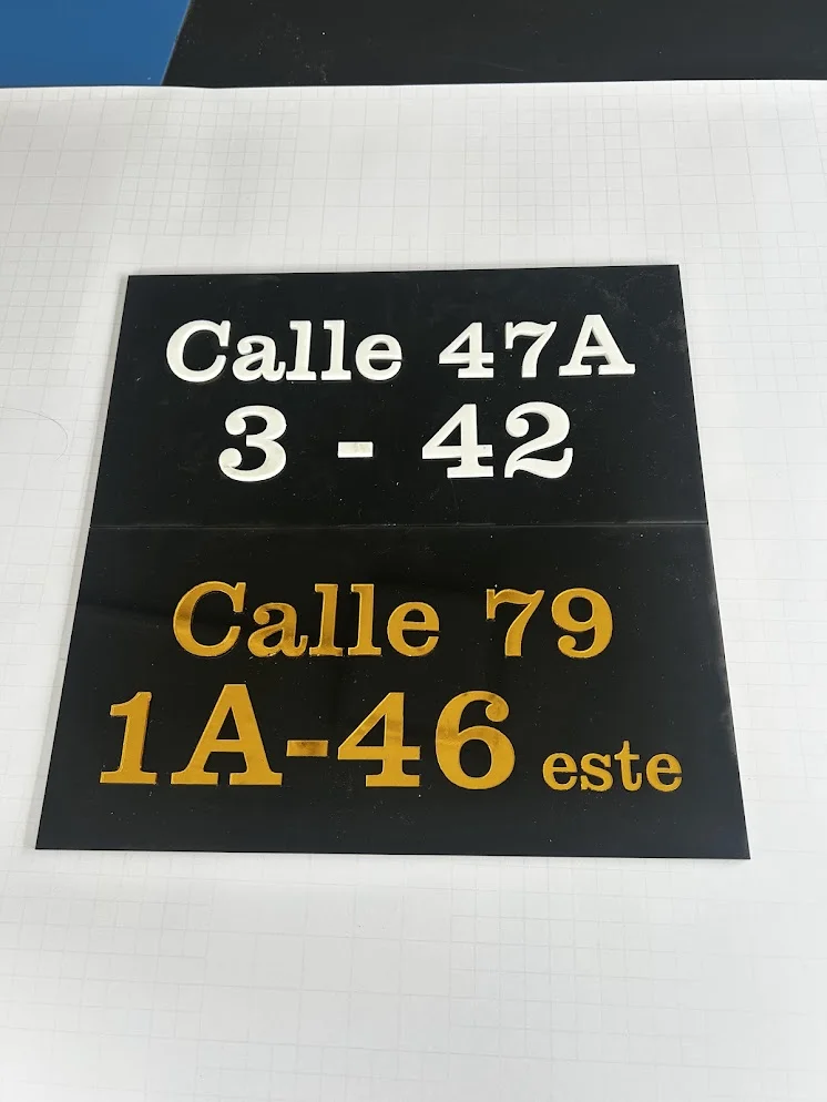 Placas de dirección Calle 47A y 79