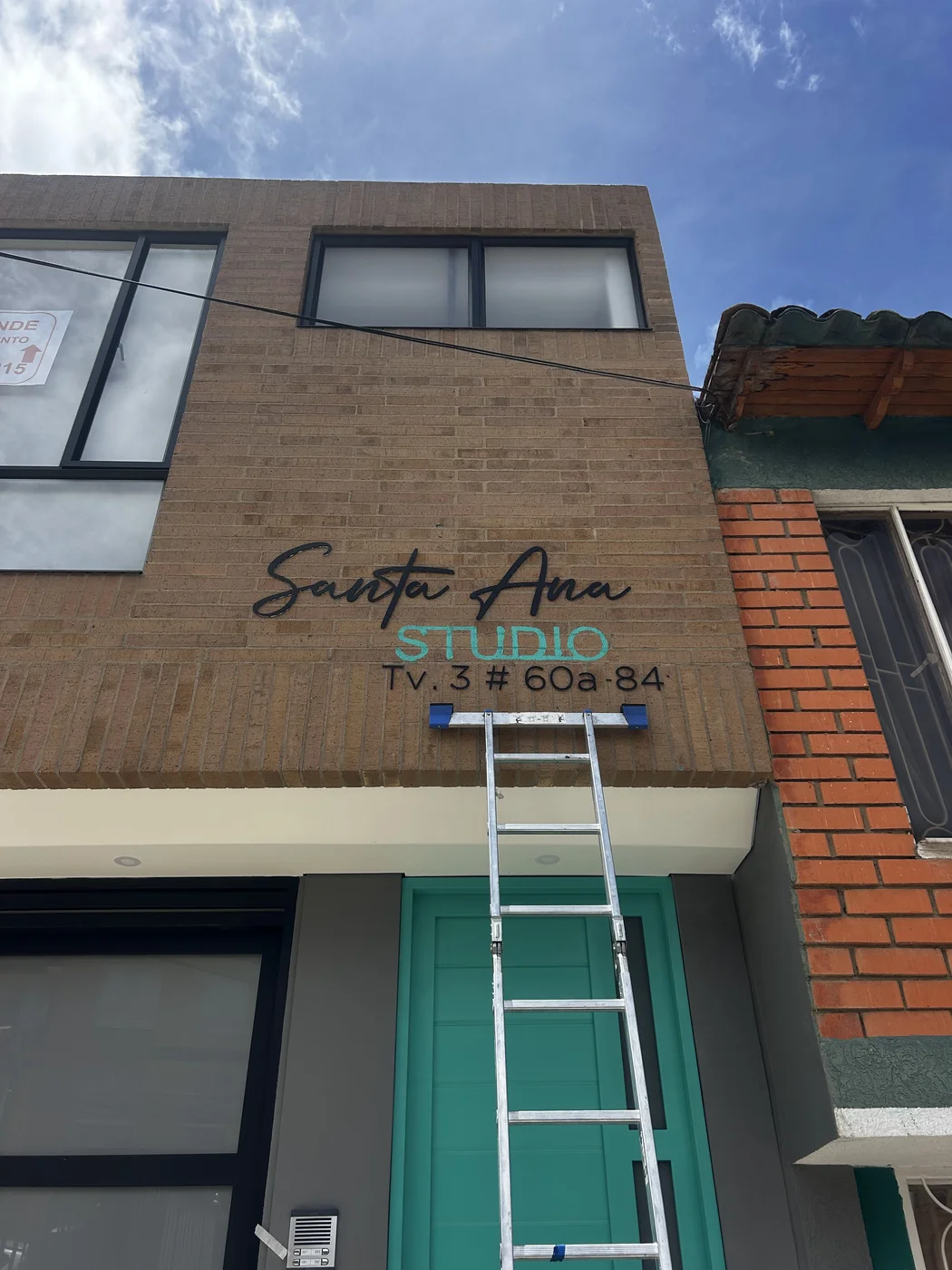 Avisos de Fachada y Letras 3D Corpóreas